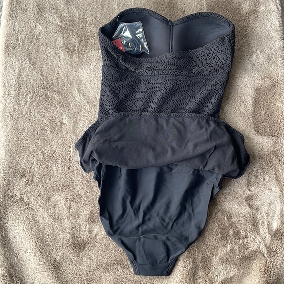 Skirted One Piece Swimsuit with removable halter strap - Picture 5 of 8